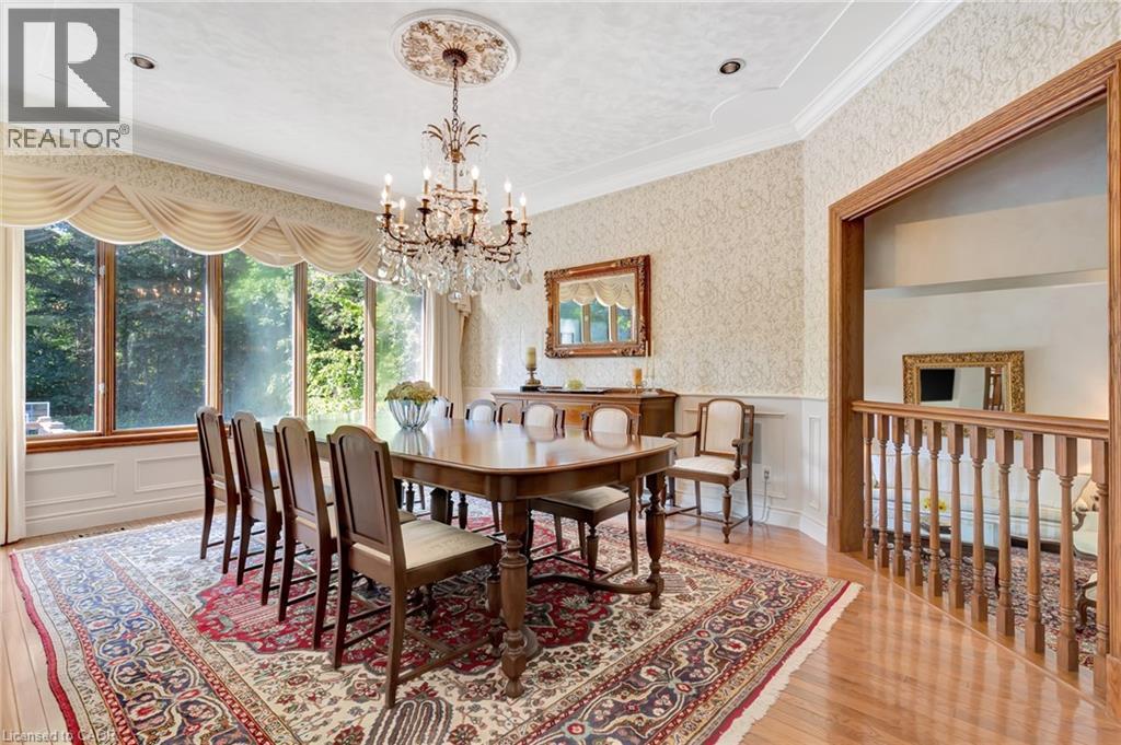 Photo 10 of 32 Maple Hill Drive, Kitchener ON