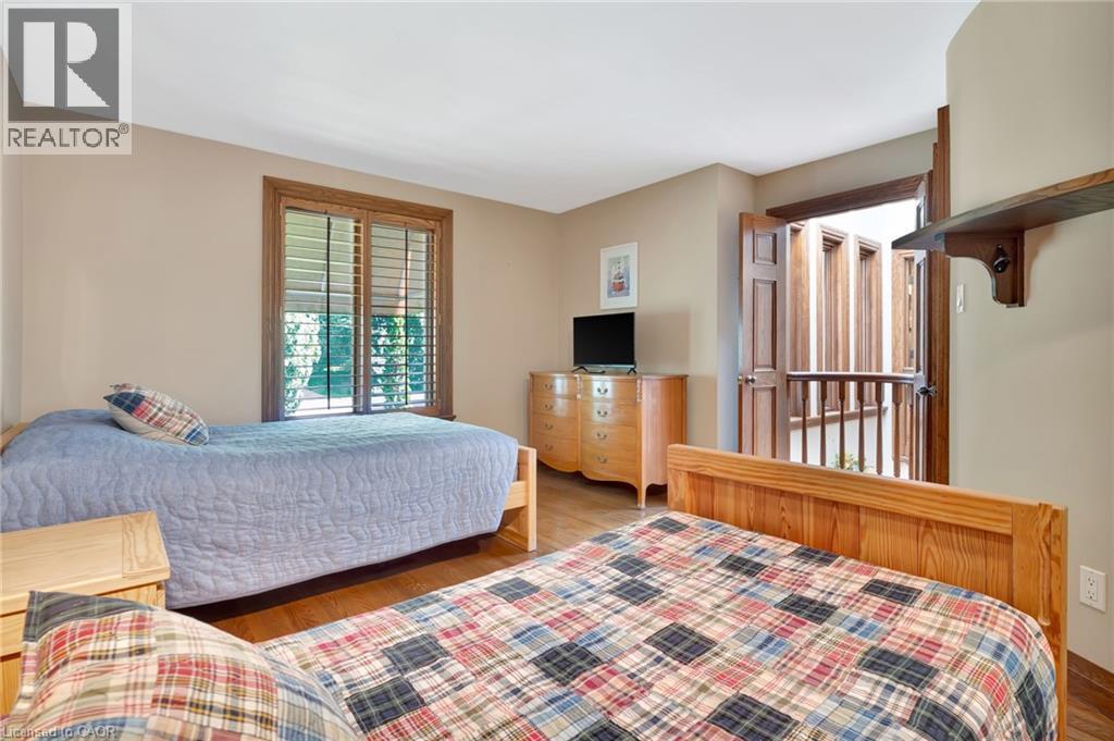 Photo 5 of 32 Maple Hill Drive, Kitchener ON