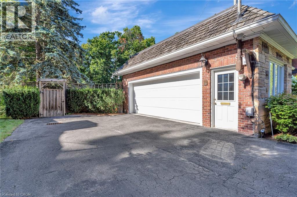 Photo 6 of 32 Maple Hill Drive, Kitchener ON