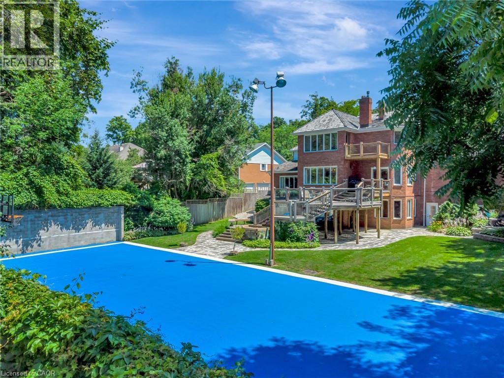 Photo 4 of 32 Maple Hill Drive, Kitchener ON