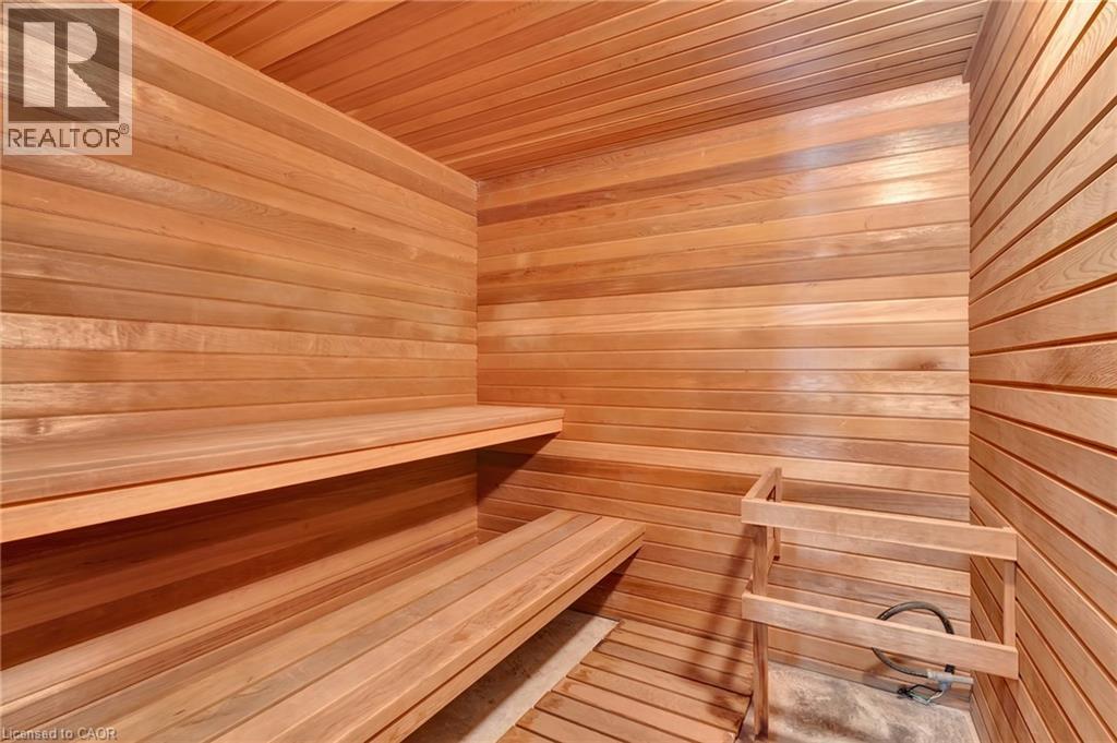 Photo 15 of 32 Maple Hill Drive, Kitchener ON