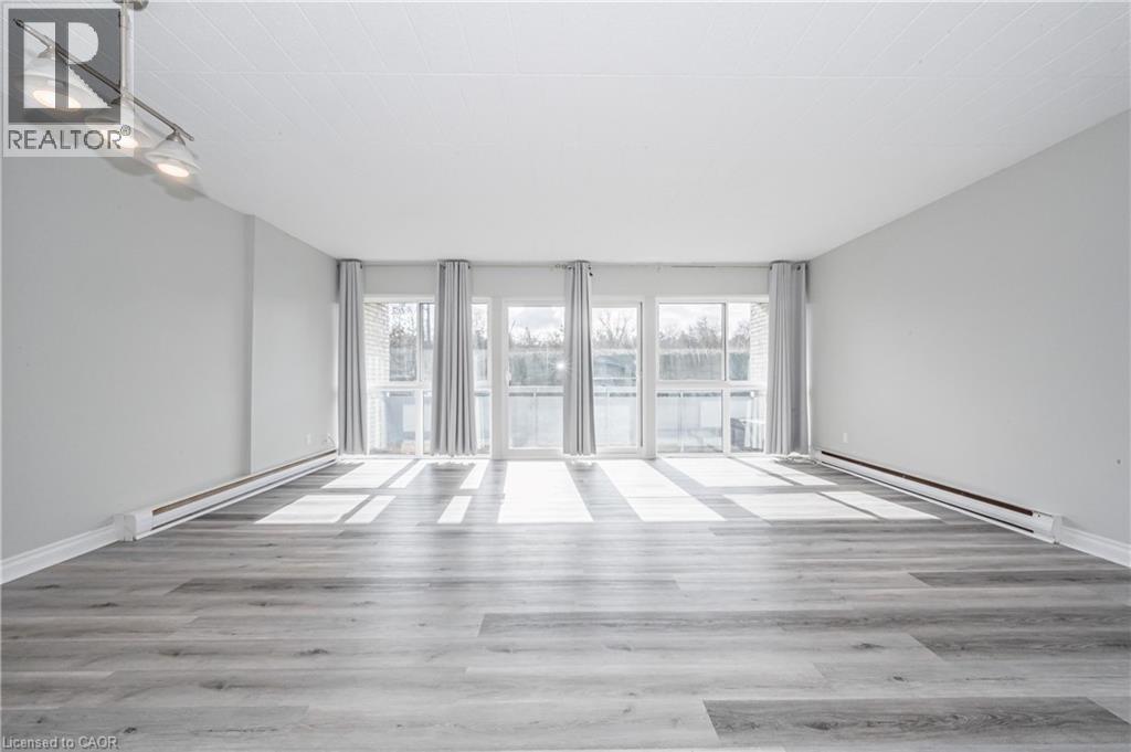 Photo 8 of 105 Conroy Crescent Unit 102, Guelph ON