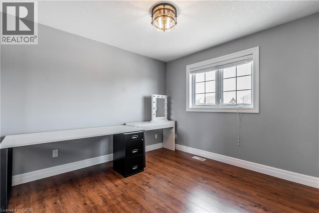 Photo 3 of 49 Fitzgerald Drive, Cambridge ON