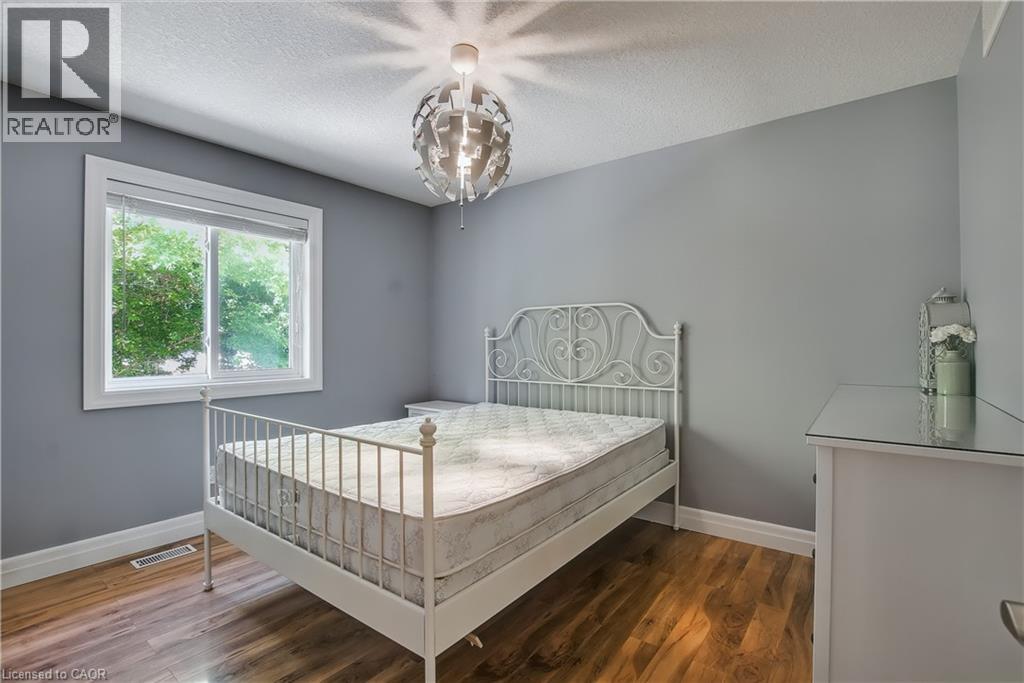 Photo 29 of 49 Fitzgerald Drive, Cambridge ON