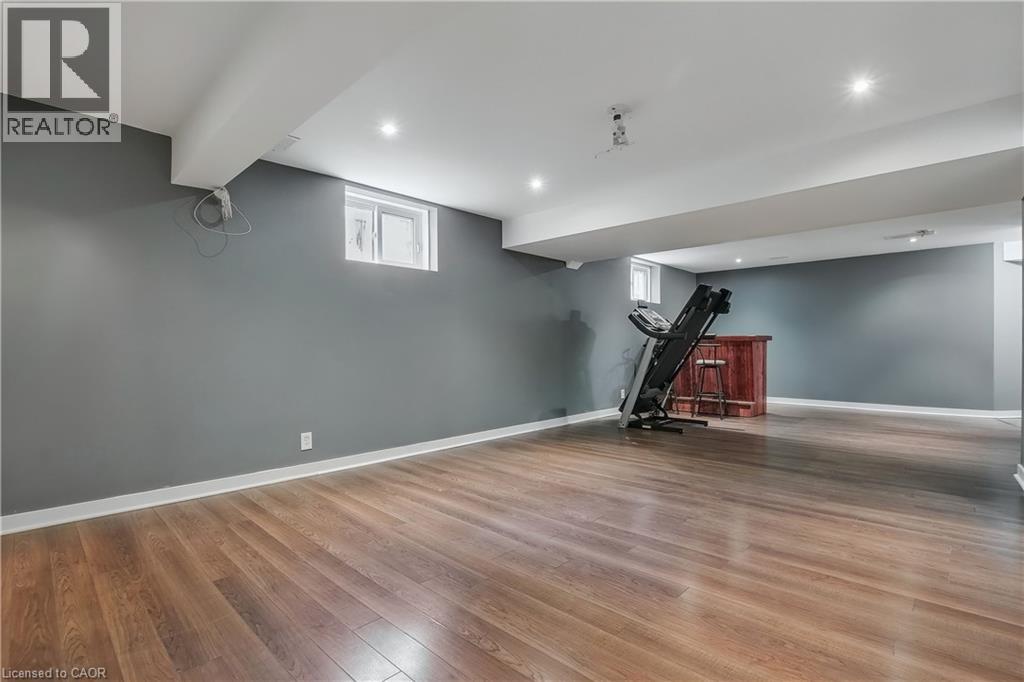 Photo 32 of 49 Fitzgerald Drive, Cambridge ON