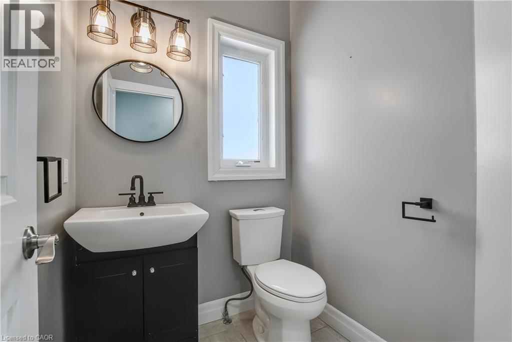 Photo 34 of 49 Fitzgerald Drive, Cambridge ON