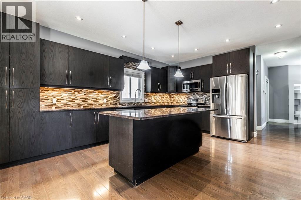 Photo 33 of 49 Fitzgerald Drive, Cambridge ON