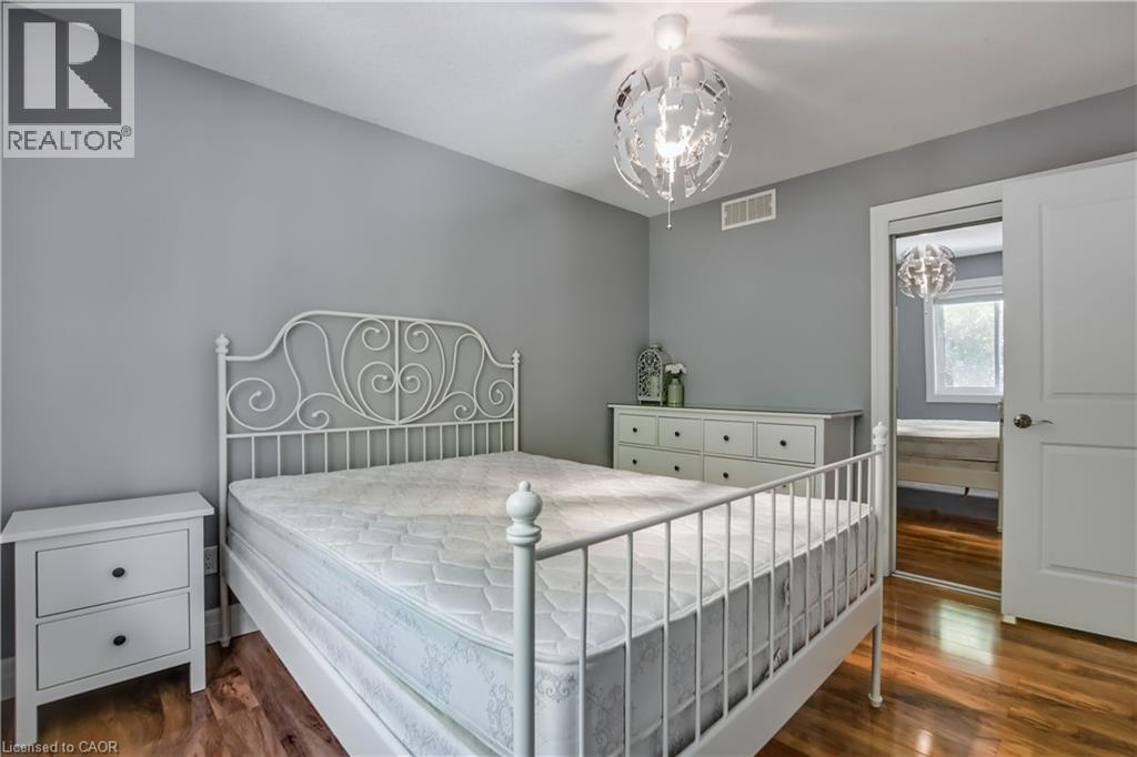 Photo 14 of 49 Fitzgerald Drive, Cambridge ON