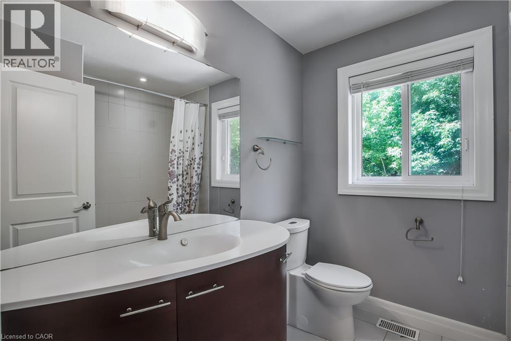 Photo 2 of 49 Fitzgerald Drive, Cambridge ON