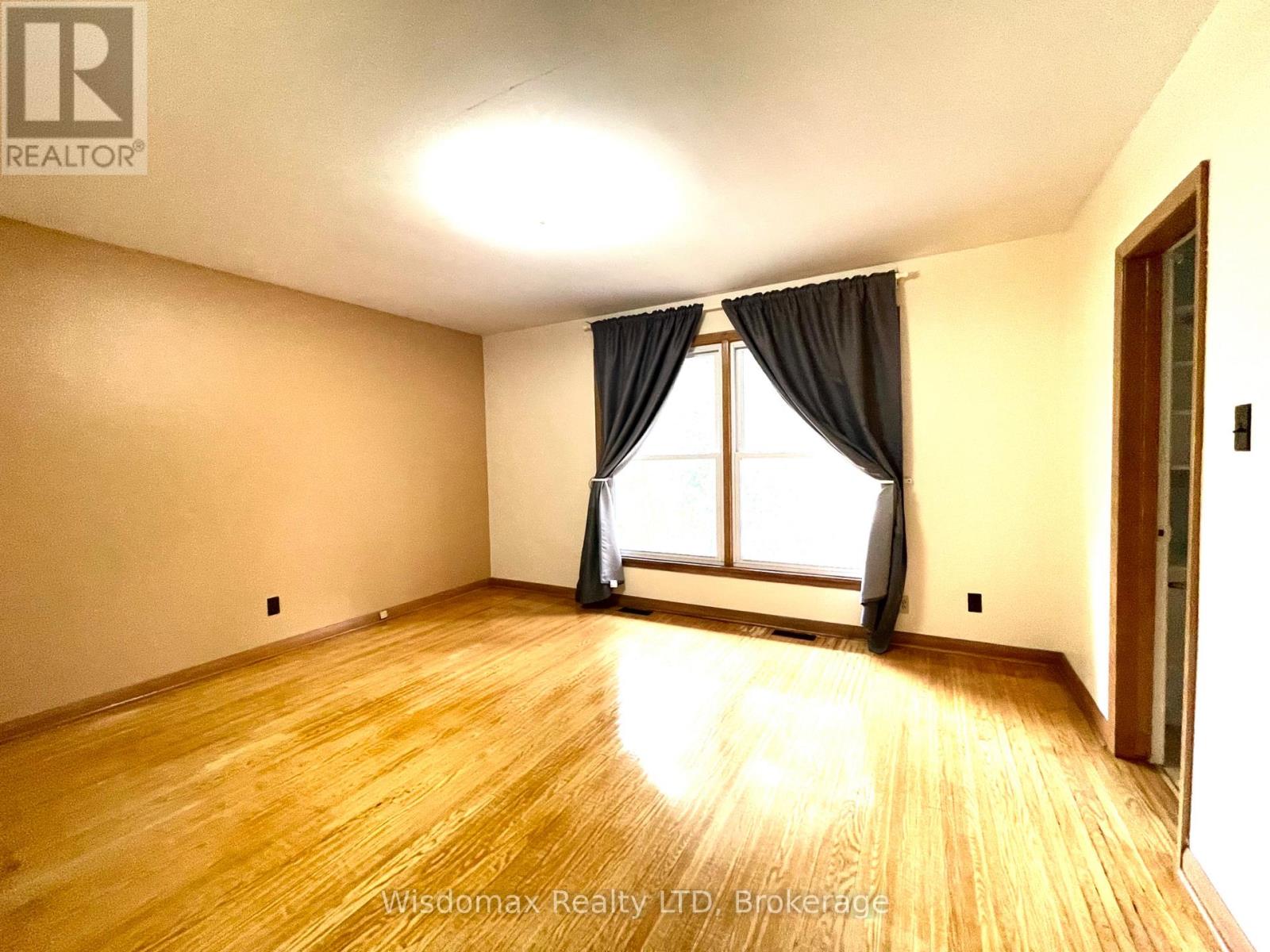 Photo 13 of 110 Riverview Boulevard, St Catharines ON