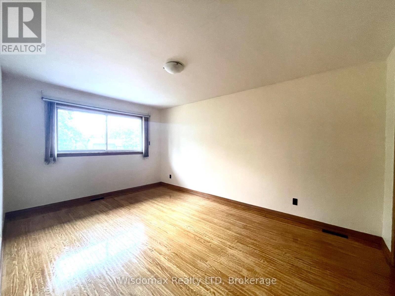 Photo 14 of 110 Riverview Boulevard, St Catharines ON