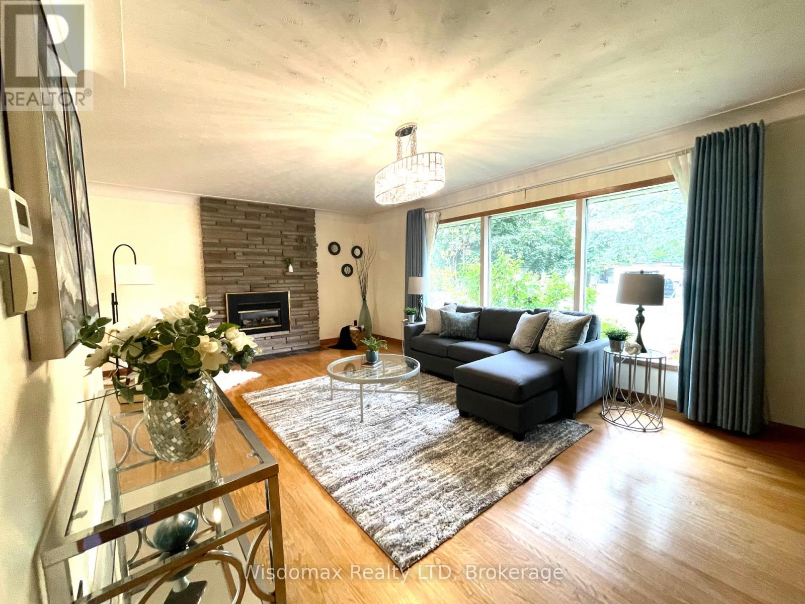 Photo 4 of 110 Riverview Boulevard, St Catharines ON