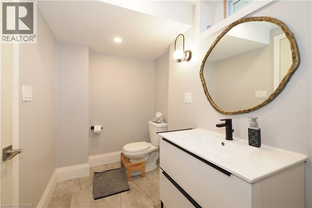 Photo 33 of 218 Greenbrook Drive, Kitchener ON