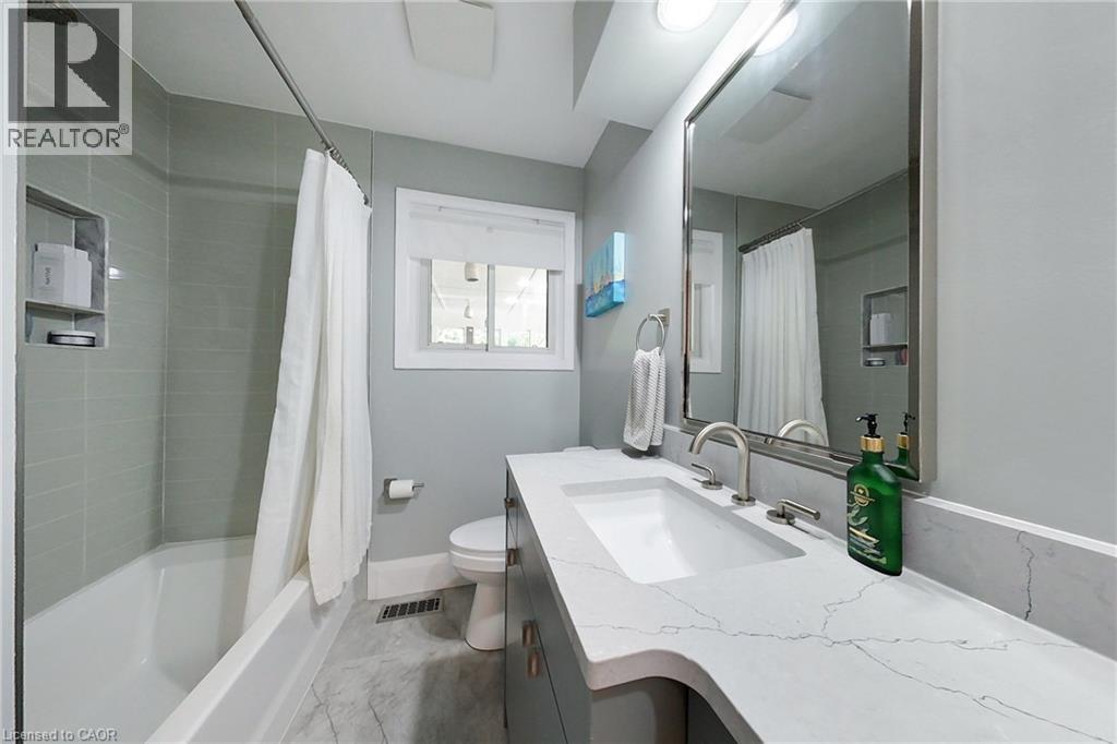 Photo 10 of 218 Greenbrook Drive, Kitchener ON