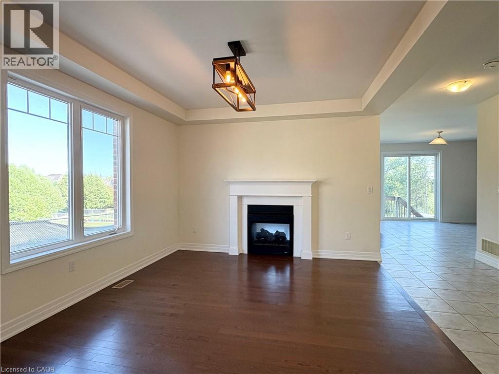 Photo 7 of 211 Ridge Road, Cambridge ON