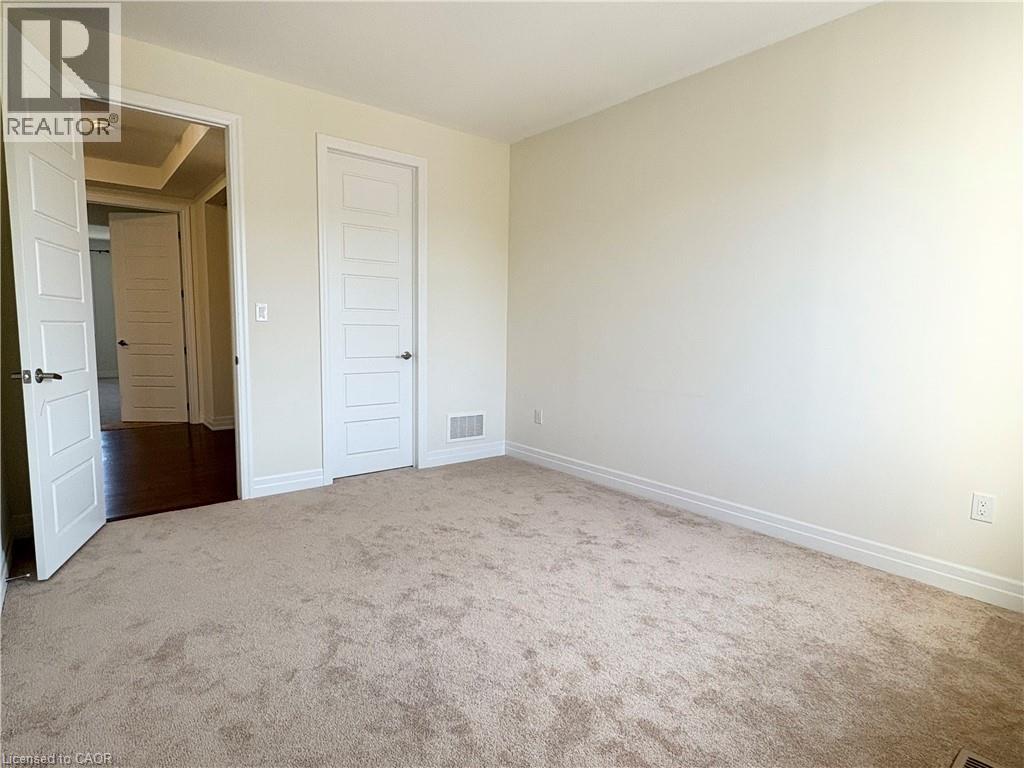 Photo 21 of 211 Ridge Road, Cambridge ON