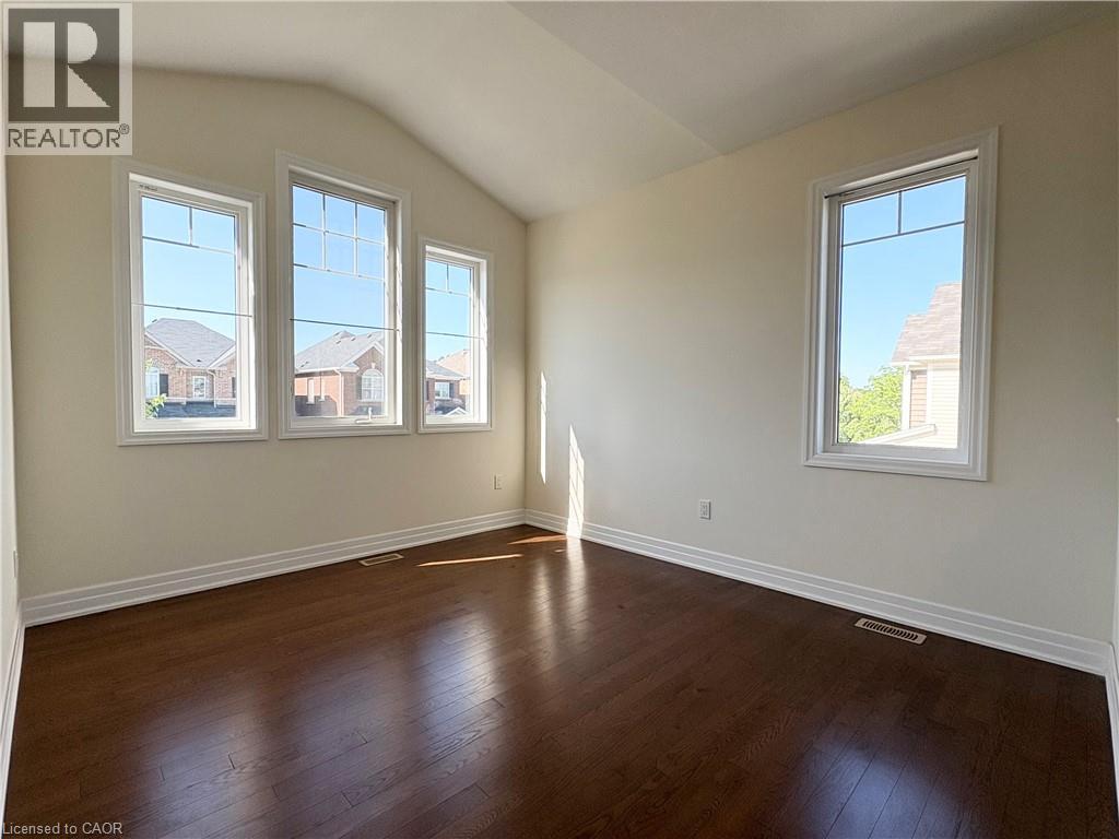Photo 19 of 211 Ridge Road, Cambridge ON