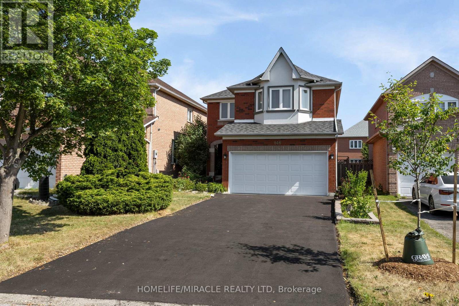 Photo 2 of 146 Roxbury Street, Markham ON