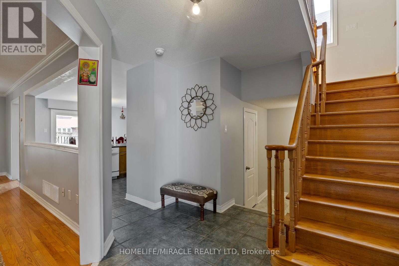 Photo 37 of 146 Roxbury Street, Markham ON