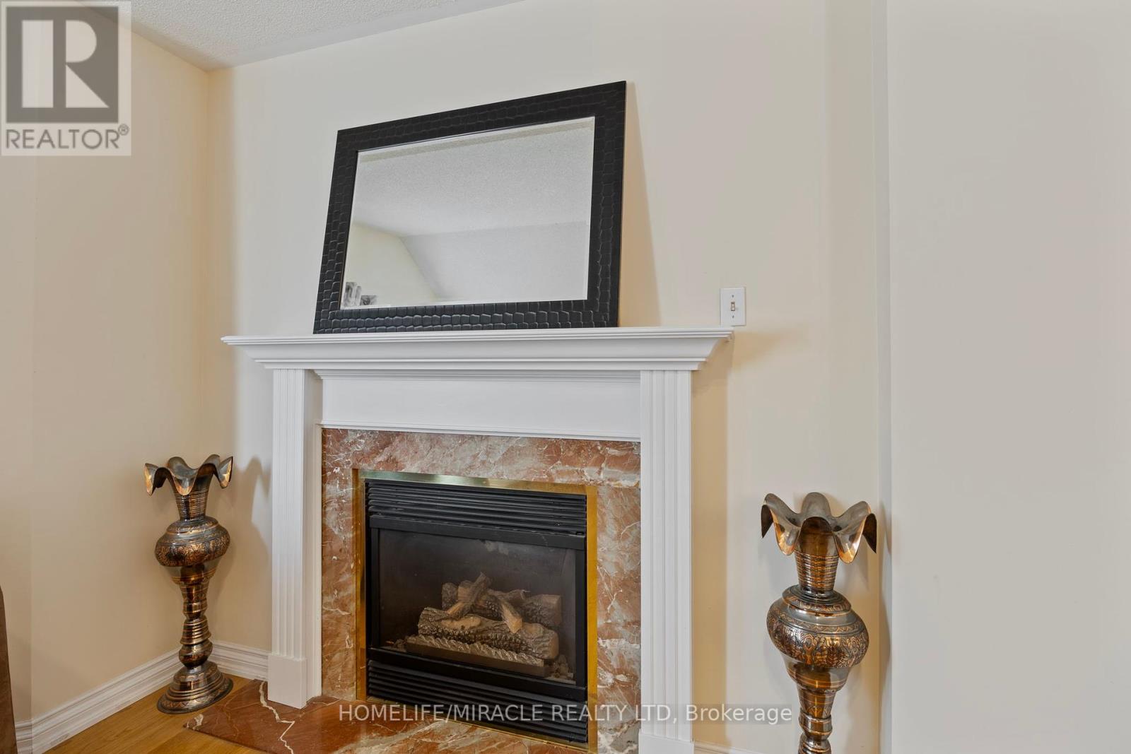 Photo 1 of 146 Roxbury Street, Markham ON