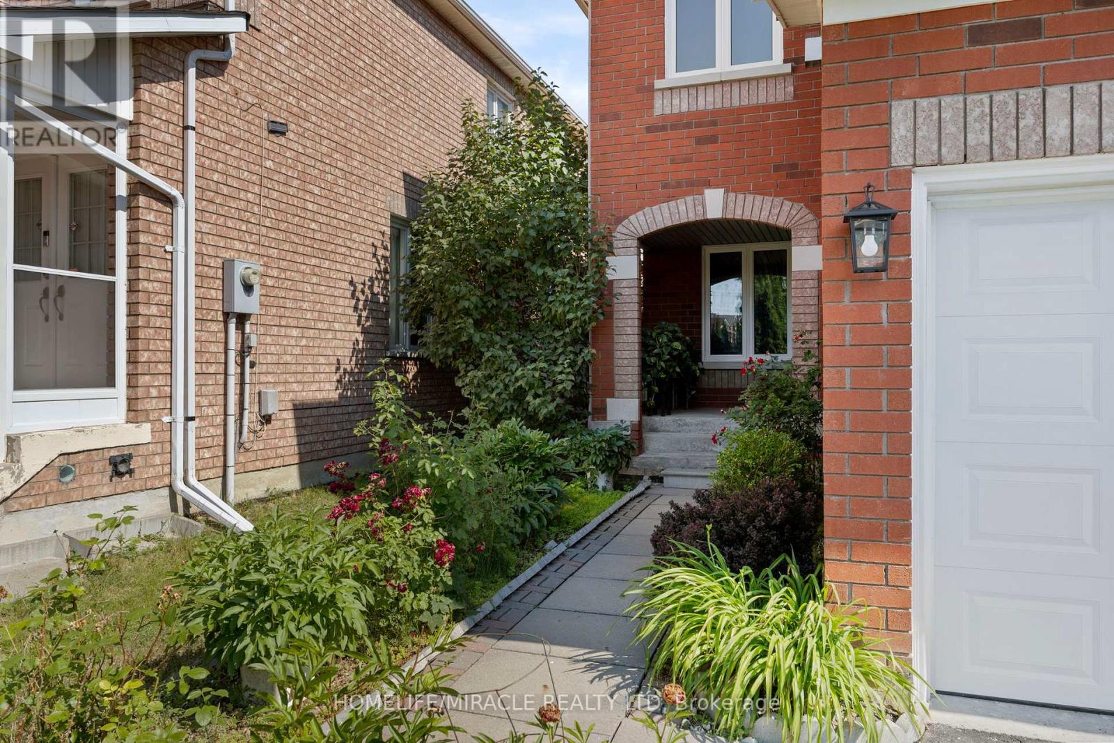 Photo 18 of 146 Roxbury Street, Markham ON