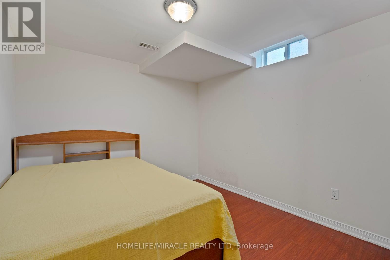 Photo 13 of 146 Roxbury Street, Markham ON