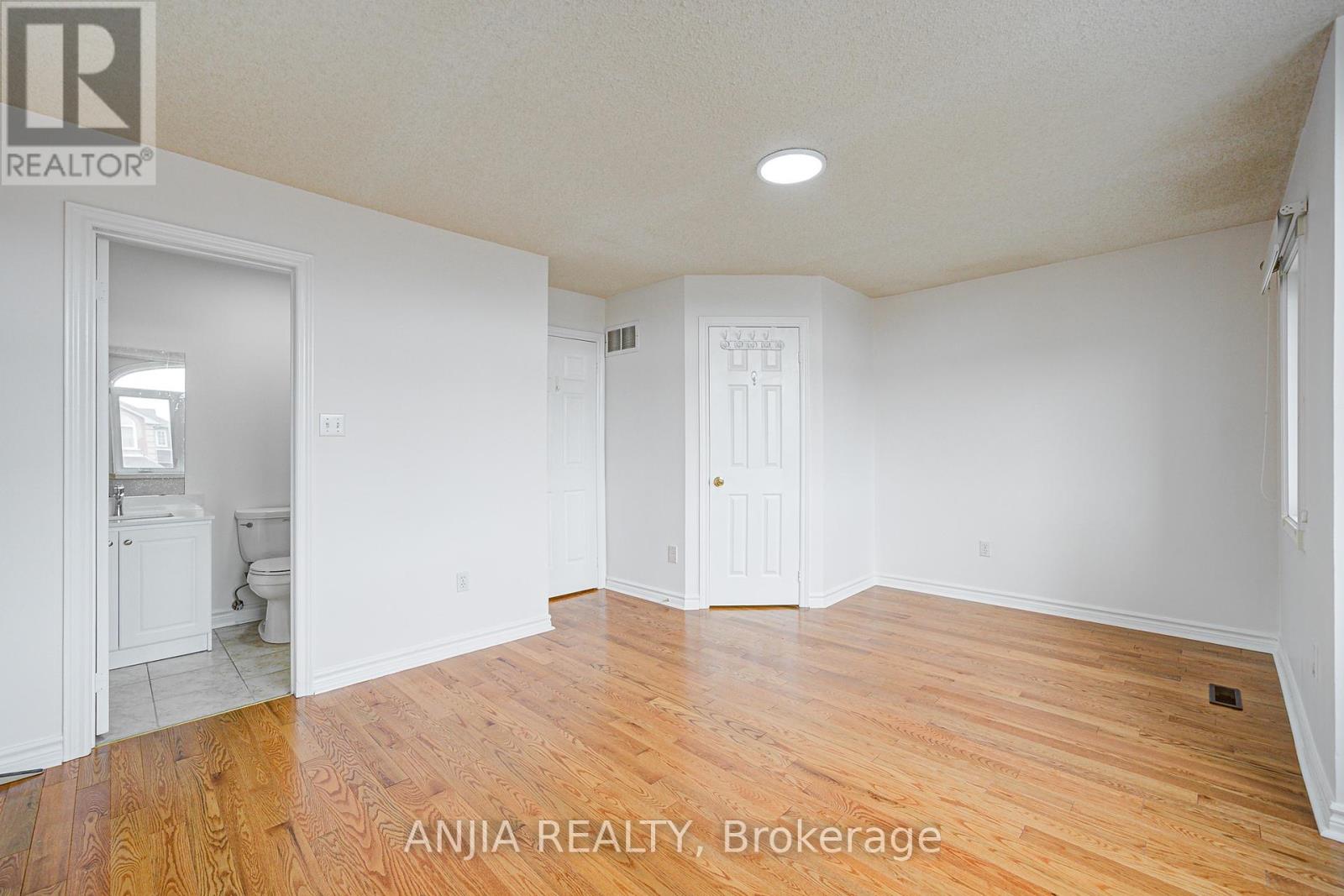 Photo 38 of 203 Milliken Meadows Drive, Markham ON