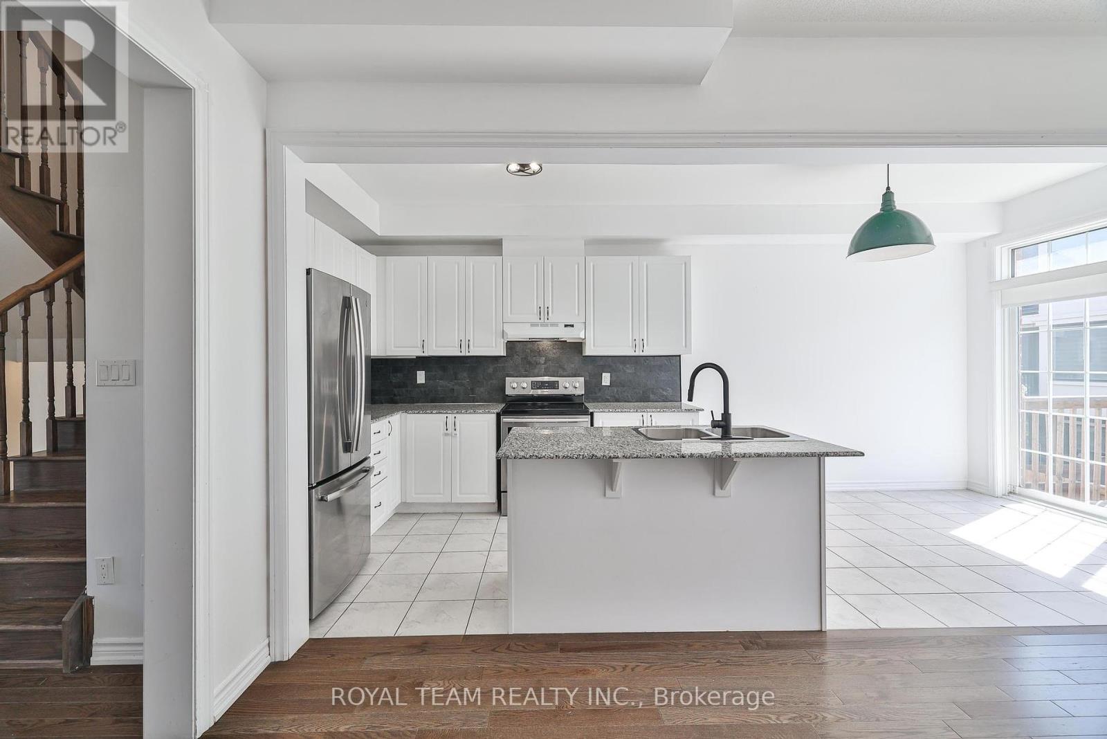 Photo 17 of 25 Sandwell Street, Vaughan ON