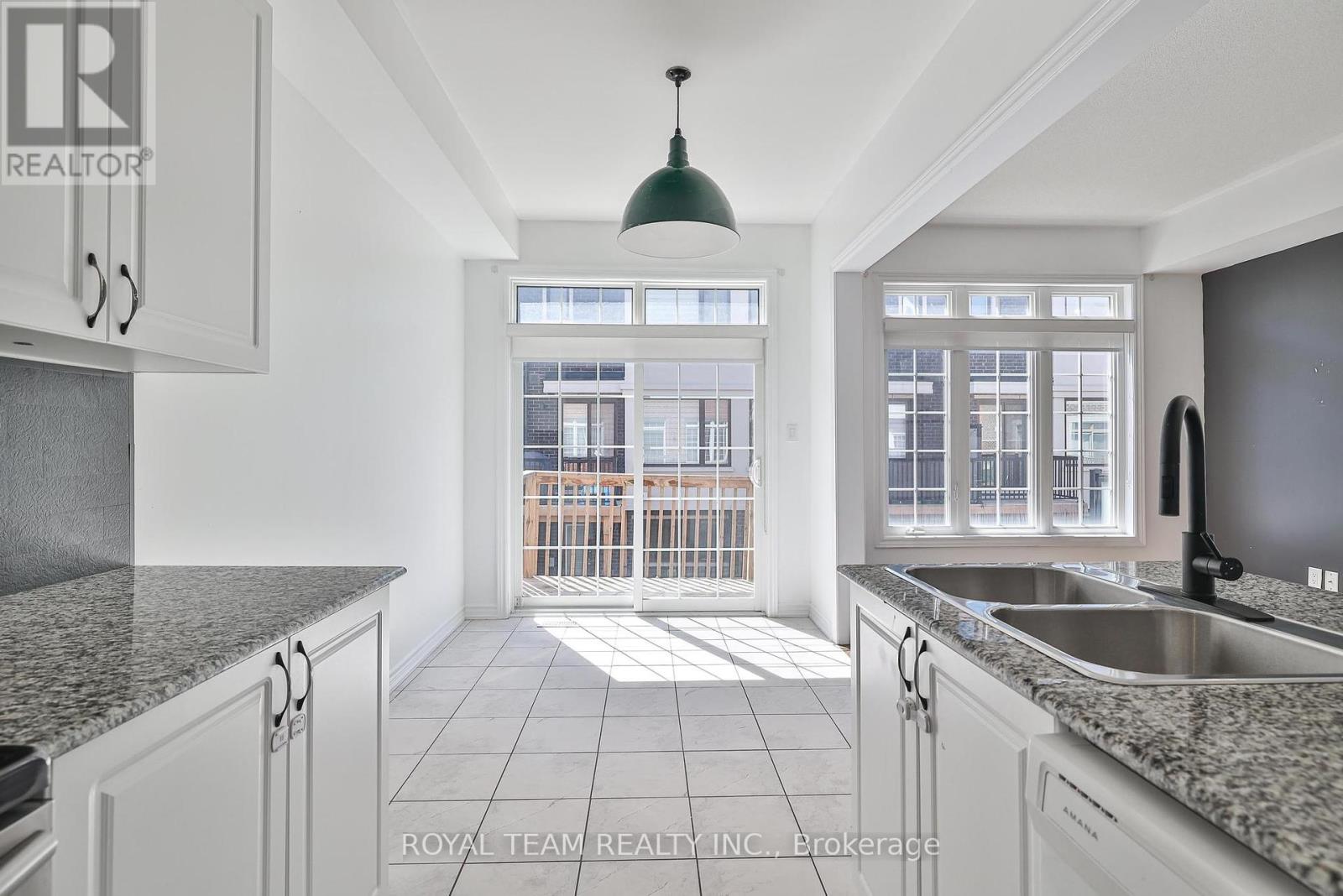 Photo 16 of 25 Sandwell Street, Vaughan ON
