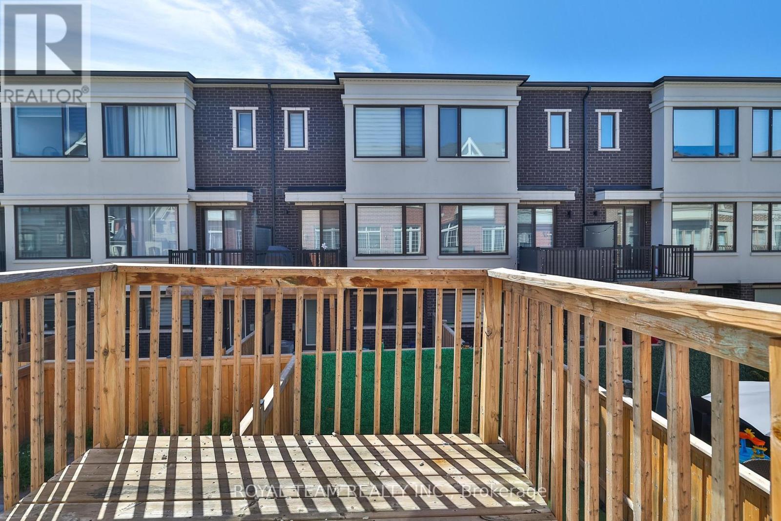 Photo 13 of 25 Sandwell Street, Vaughan ON