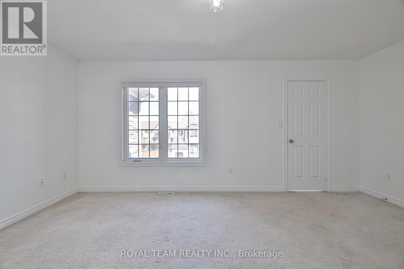 Photo 18 of 25 Sandwell Street, Vaughan ON