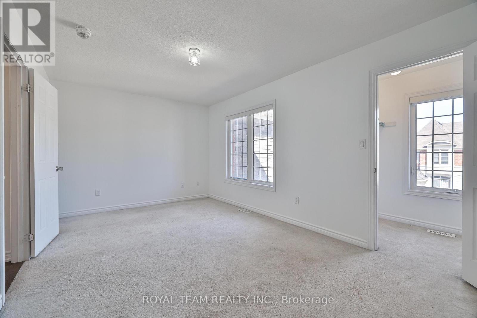 Photo 15 of 25 Sandwell Street, Vaughan ON