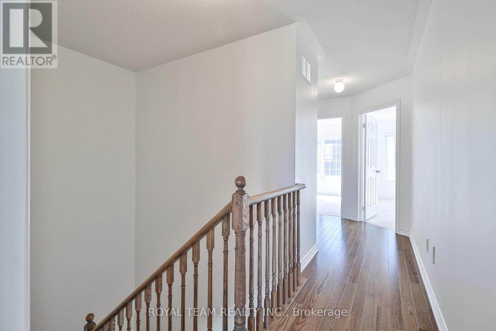 Photo 32 of 25 Sandwell Street, Vaughan ON