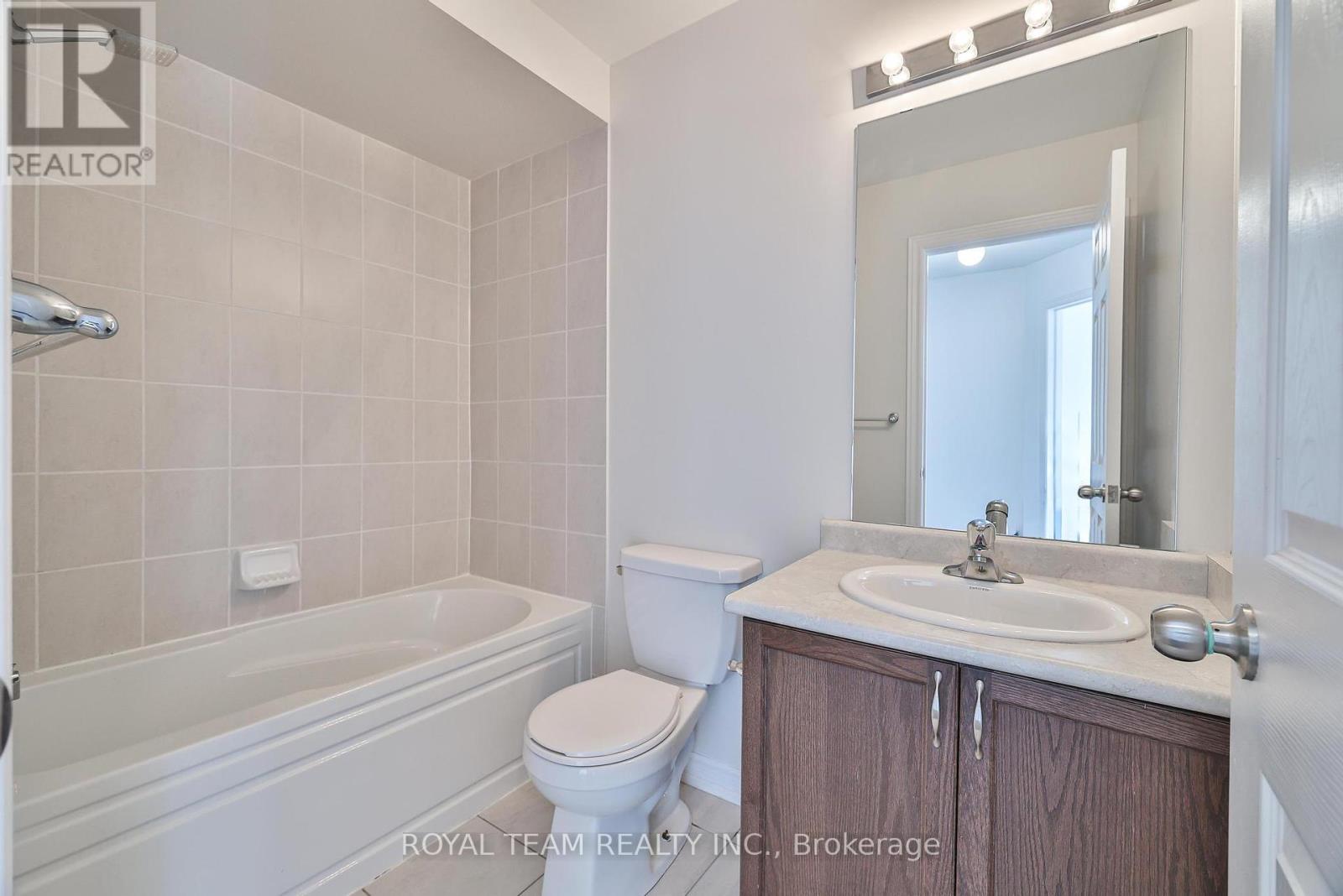 Photo 14 of 25 Sandwell Street, Vaughan ON