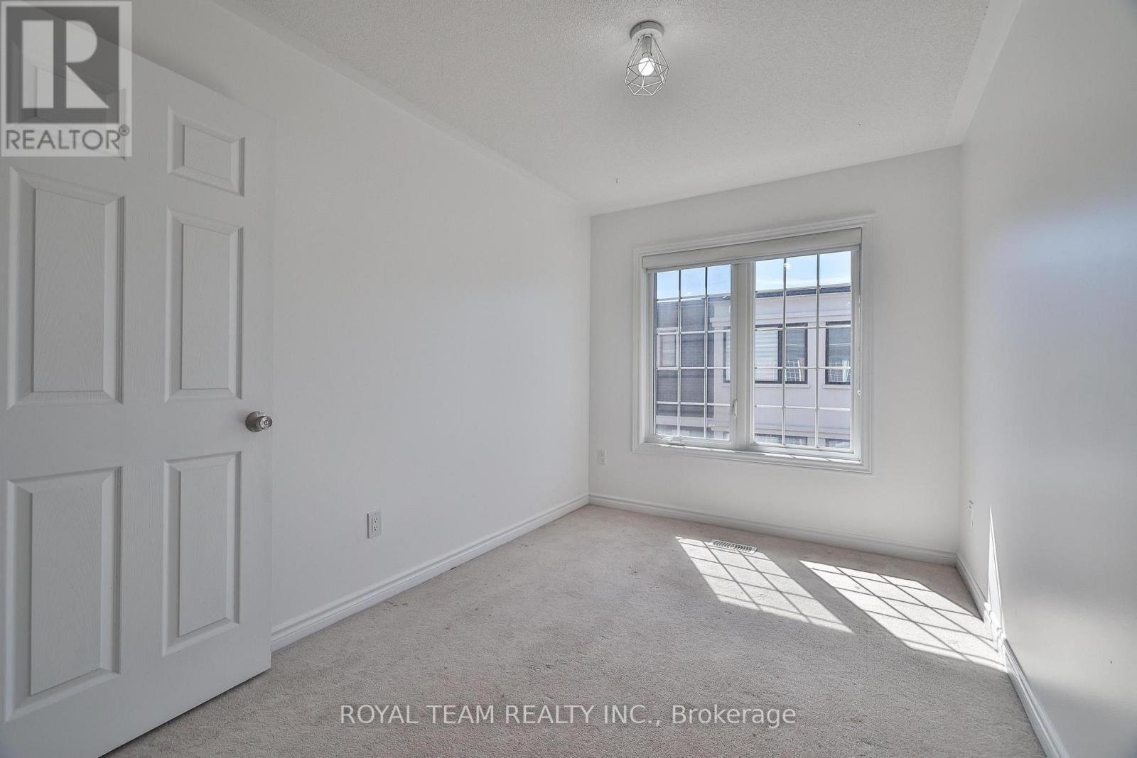Photo 7 of 25 Sandwell Street, Vaughan ON