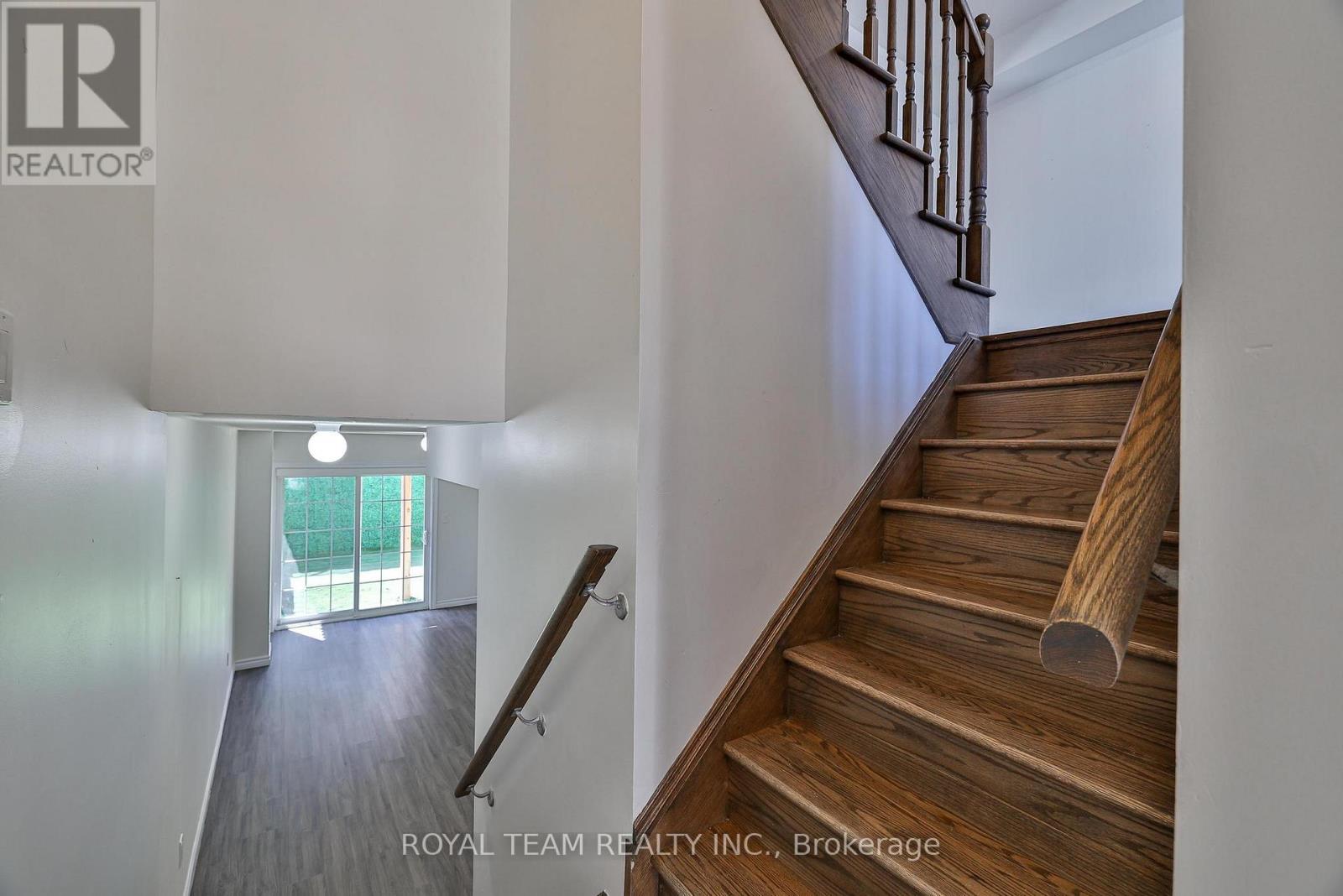 Photo 28 of 25 Sandwell Street, Vaughan ON