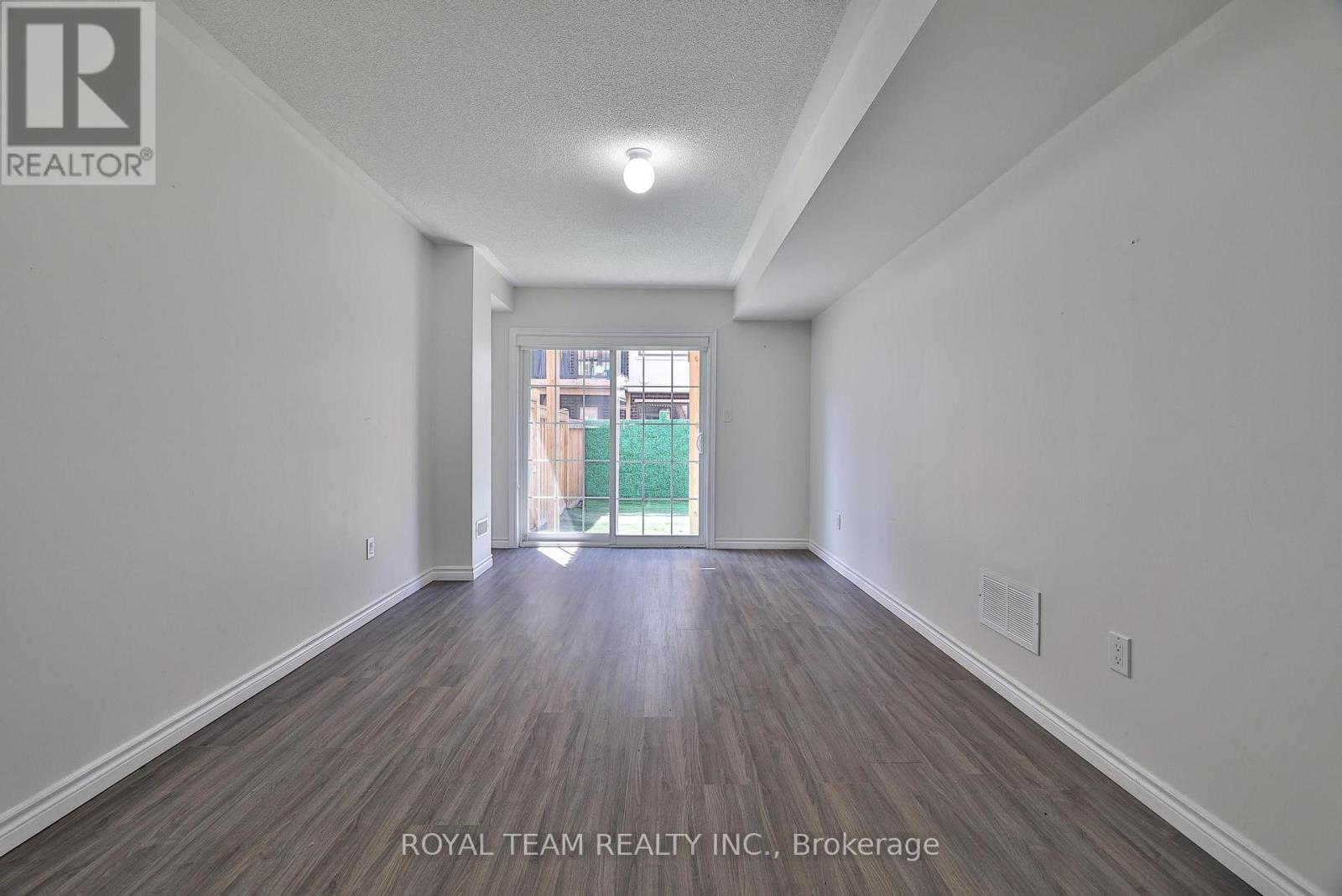 Photo 6 of 25 Sandwell Street, Vaughan ON