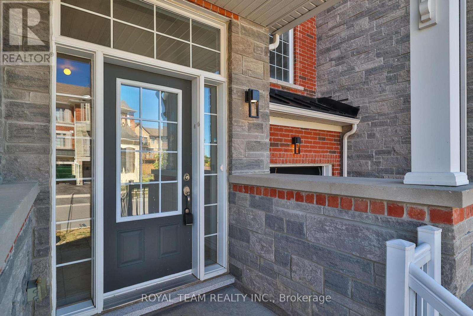 Photo 23 of 25 Sandwell Street, Vaughan ON