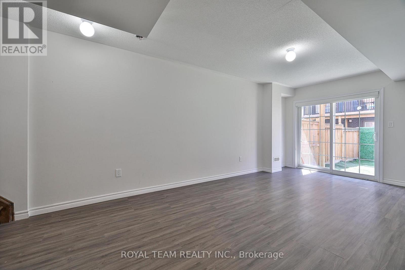 Photo 33 of 25 Sandwell Street, Vaughan ON