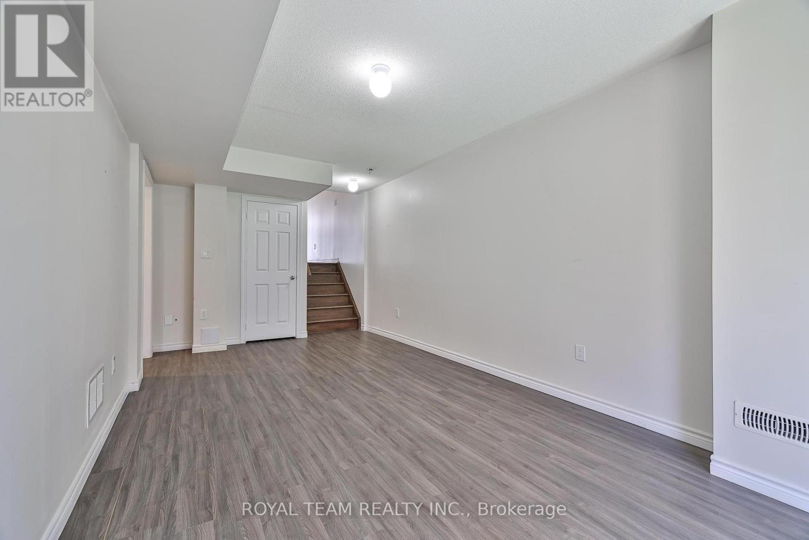 Photo 26 of 25 Sandwell Street, Vaughan ON