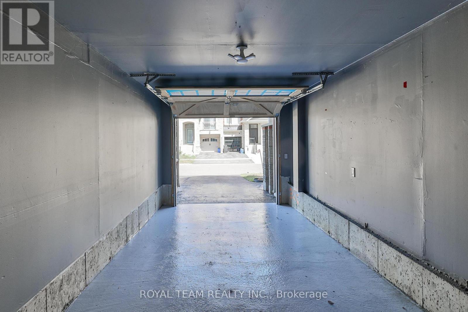 Photo 27 of 25 Sandwell Street, Vaughan ON