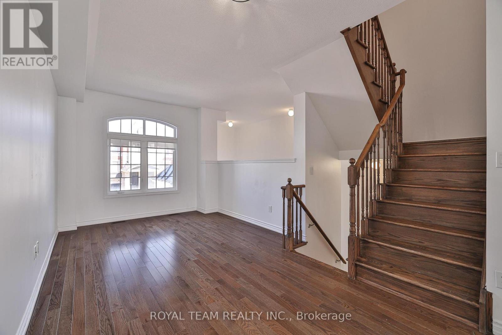 Photo 22 of 25 Sandwell Street, Vaughan ON