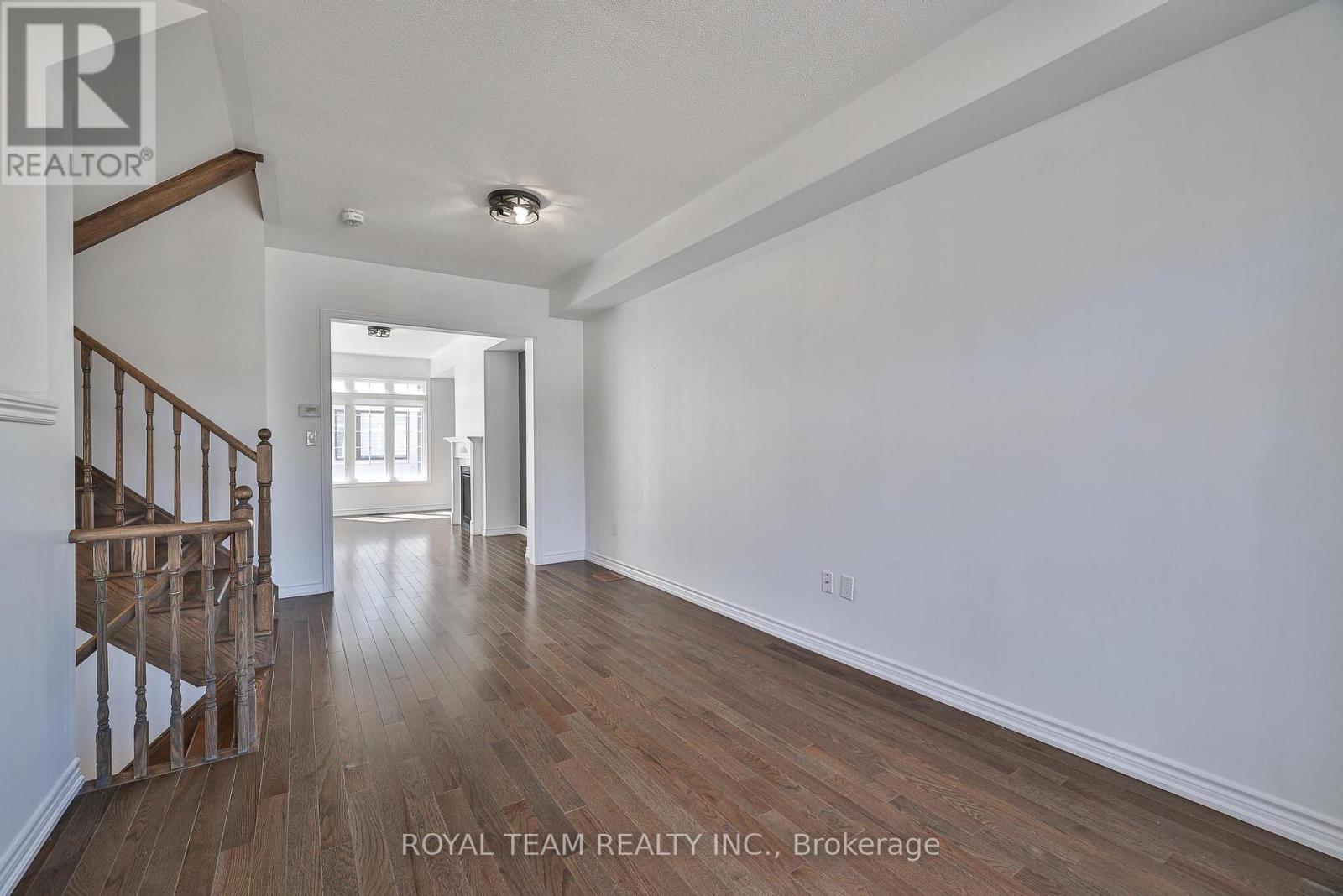 Photo 9 of 25 Sandwell Street, Vaughan ON