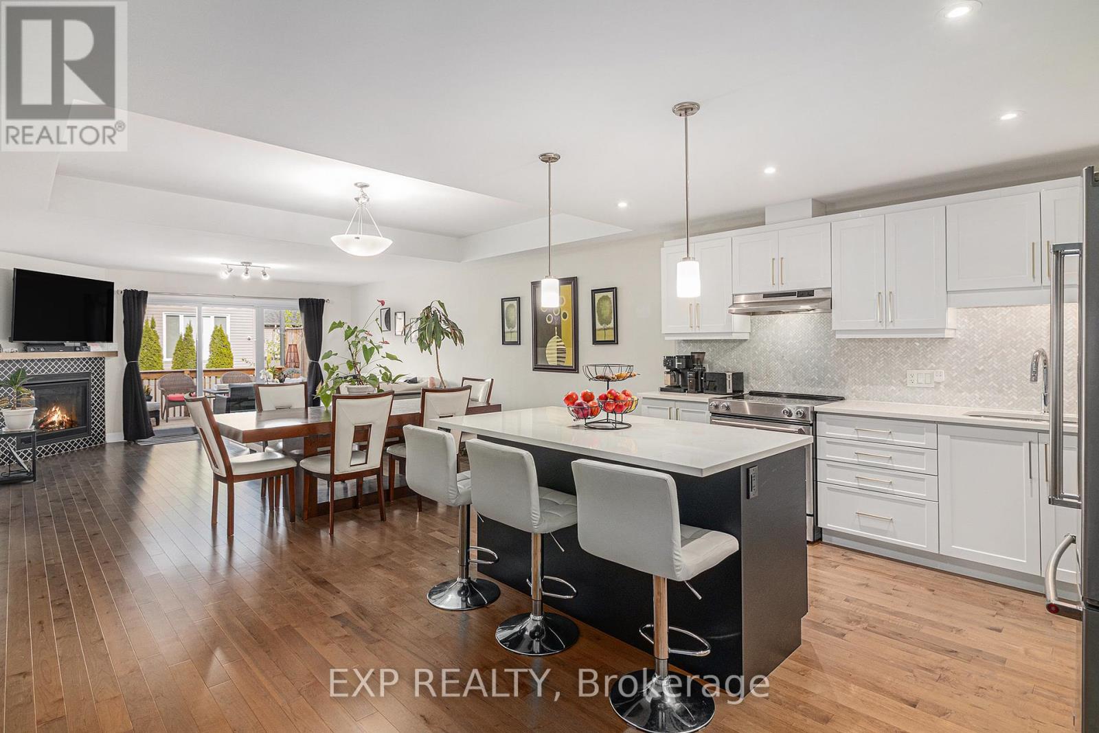 Photo 17 of 701 Azure Street, Russell ON