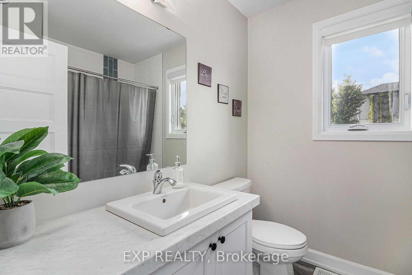 Photo 19 of 701 Azure Street, Russell ON
