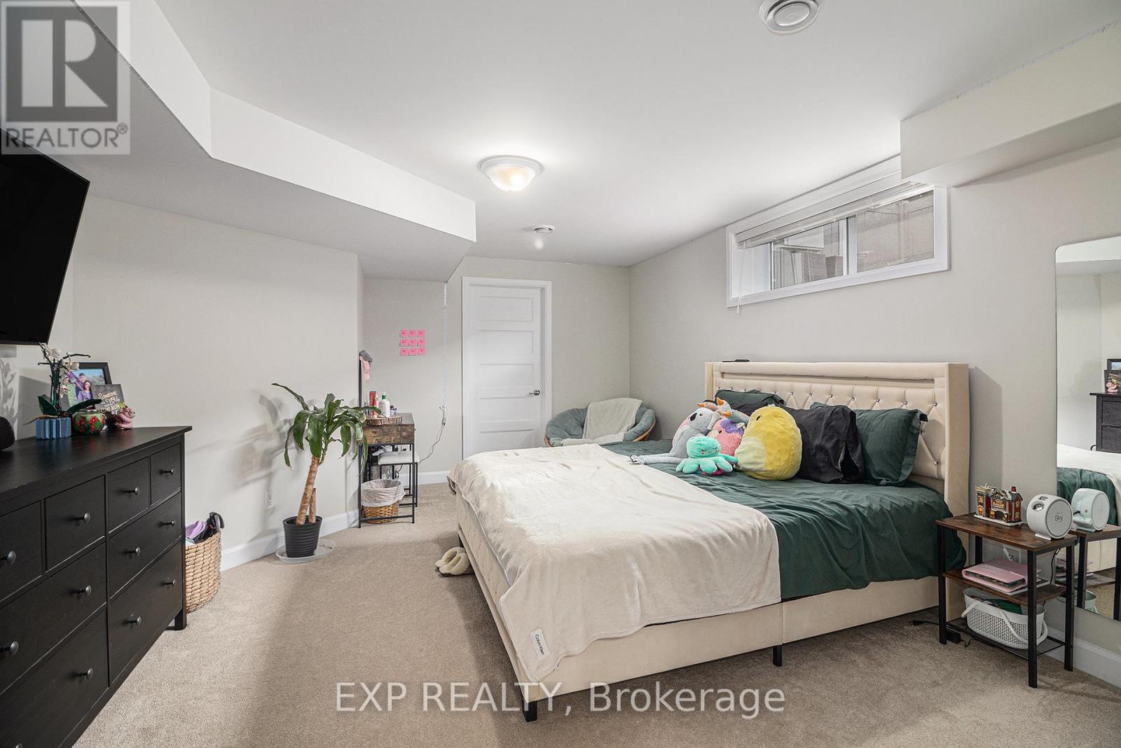 Photo 31 of 701 Azure Street, Russell ON