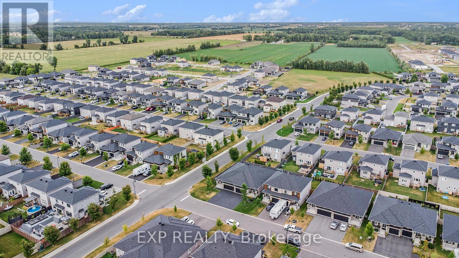 Photo 27 of 701 Azure Street, Russell ON