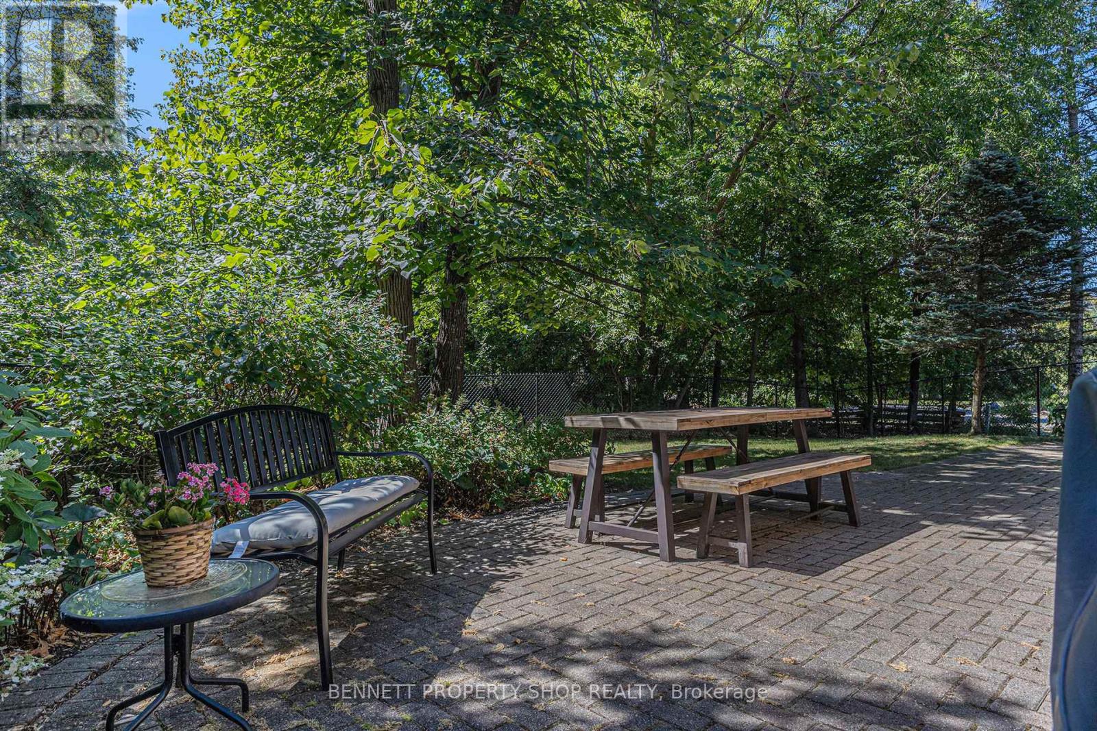 Photo 40 of 5 Countryside Green, Ottawa ON
