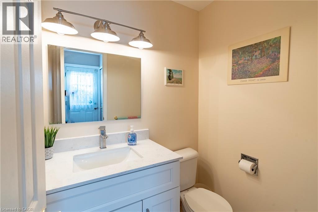Photo 33 of 7 Meadowbrook Drive, Kitchener ON