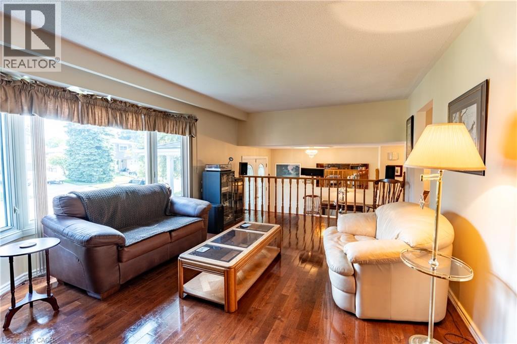 Photo 13 of 7 Meadowbrook Drive, Kitchener ON